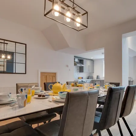 בית נופש 4 Bed In Oc-w444 וויטבי